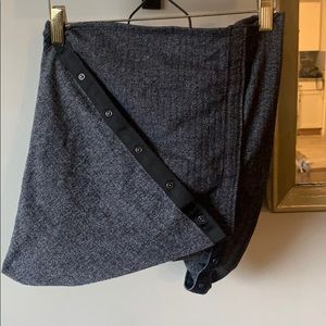 Black button lululemon scarf